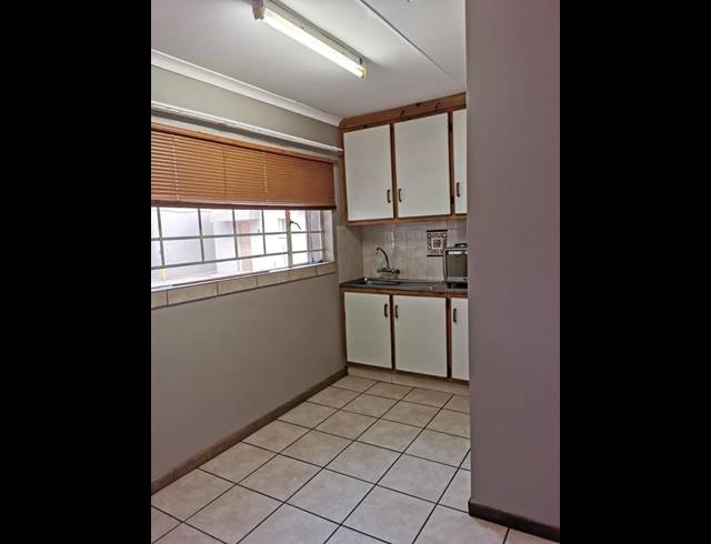 1 BEDROOM PROPERTY TO RENT IN DIE BULT